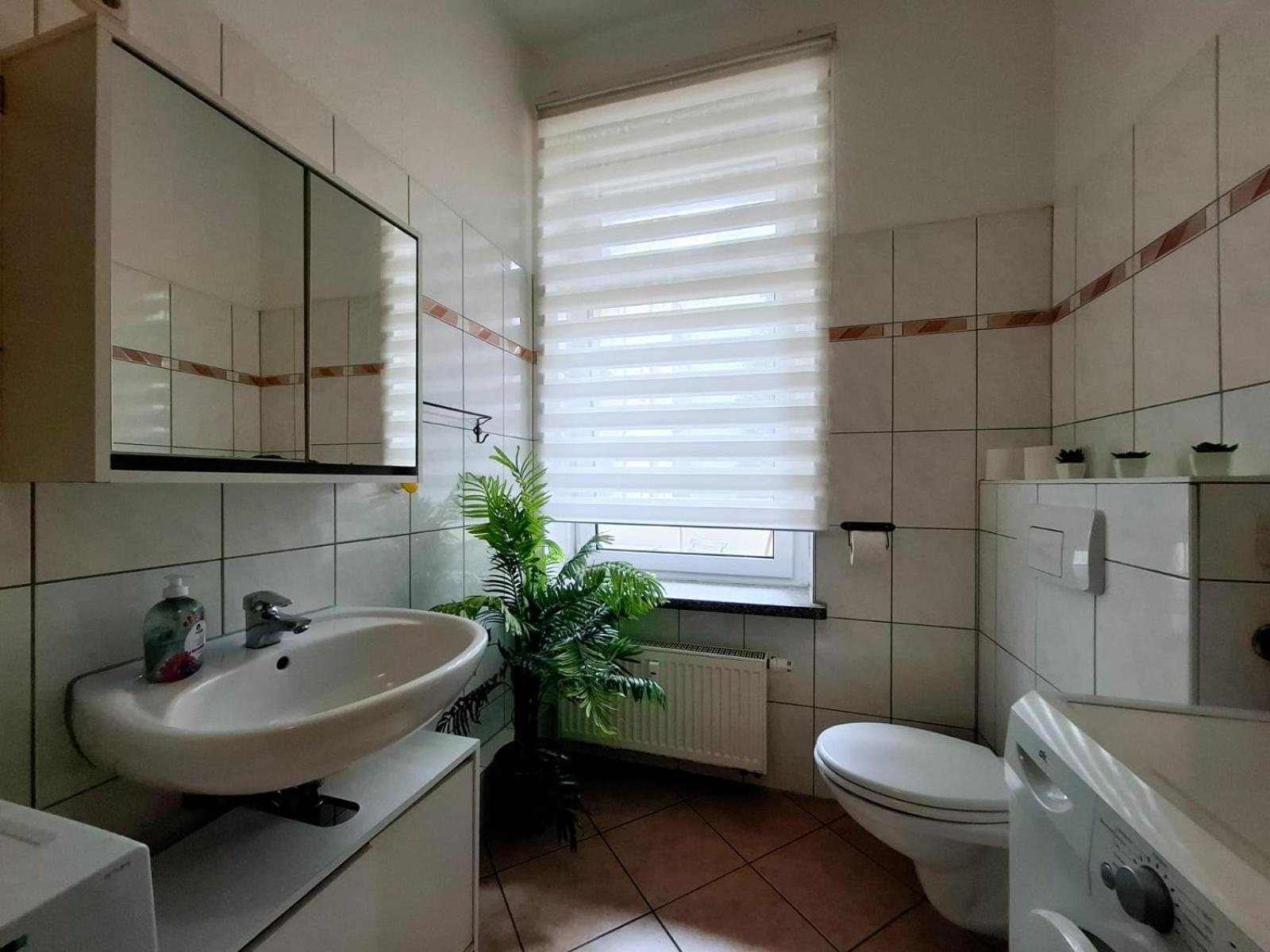 Altbauwohnung Direkt An Der Karli Mit Balkon - Netflix Inklusive Leipzig Exterior photo