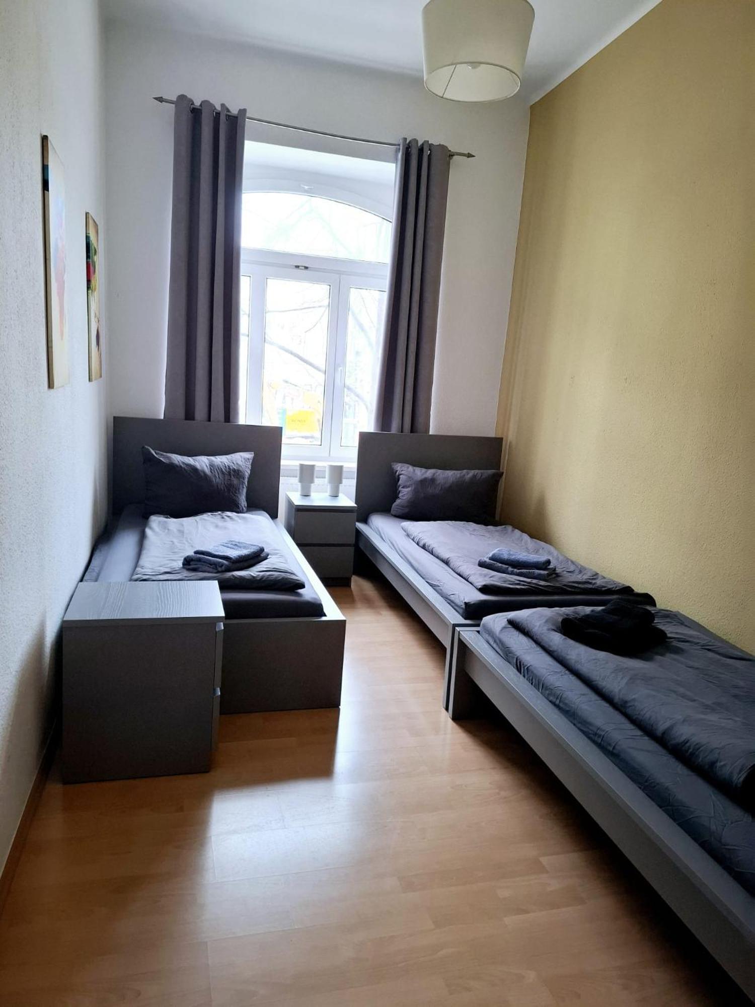 Altbauwohnung Direkt An Der Karli Mit Balkon - Netflix Inklusive Leipzig Exterior photo